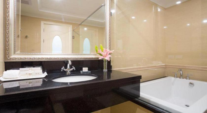 Lk Celestite Hotel Pattaya Exterior photo